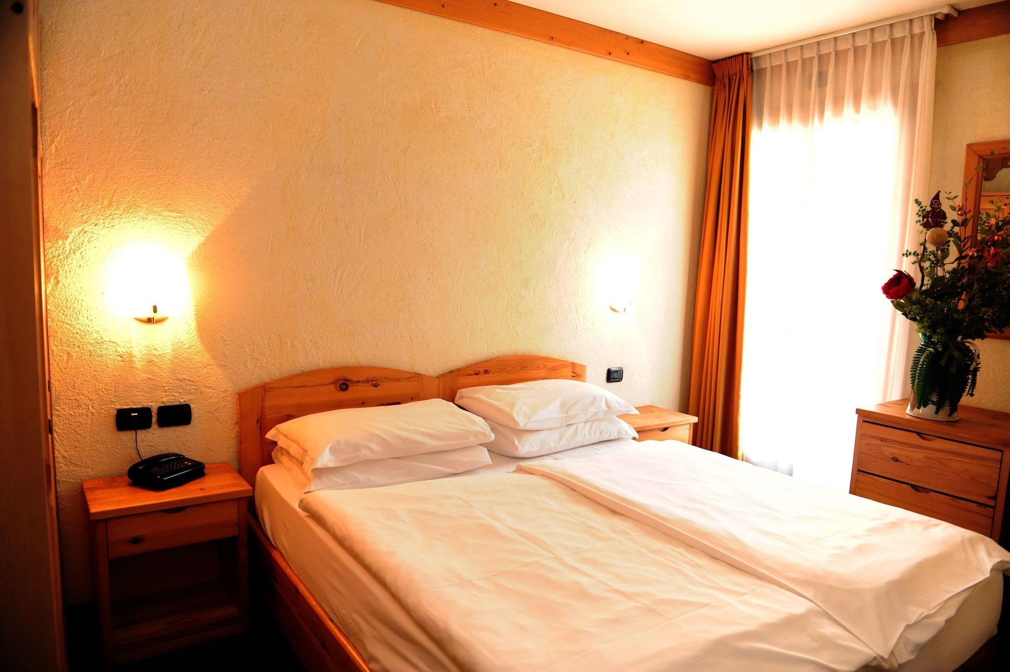 Hotel Helvetia Ливиньо Экстерьер фото