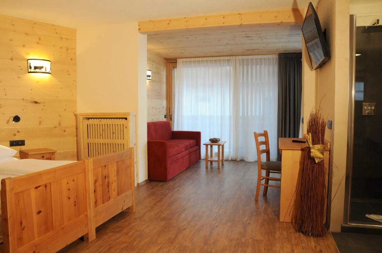 Hotel Helvetia Ливиньо Экстерьер фото