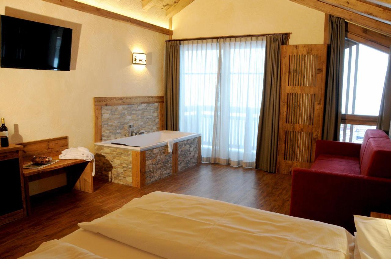 Hotel Helvetia Ливиньо Экстерьер фото