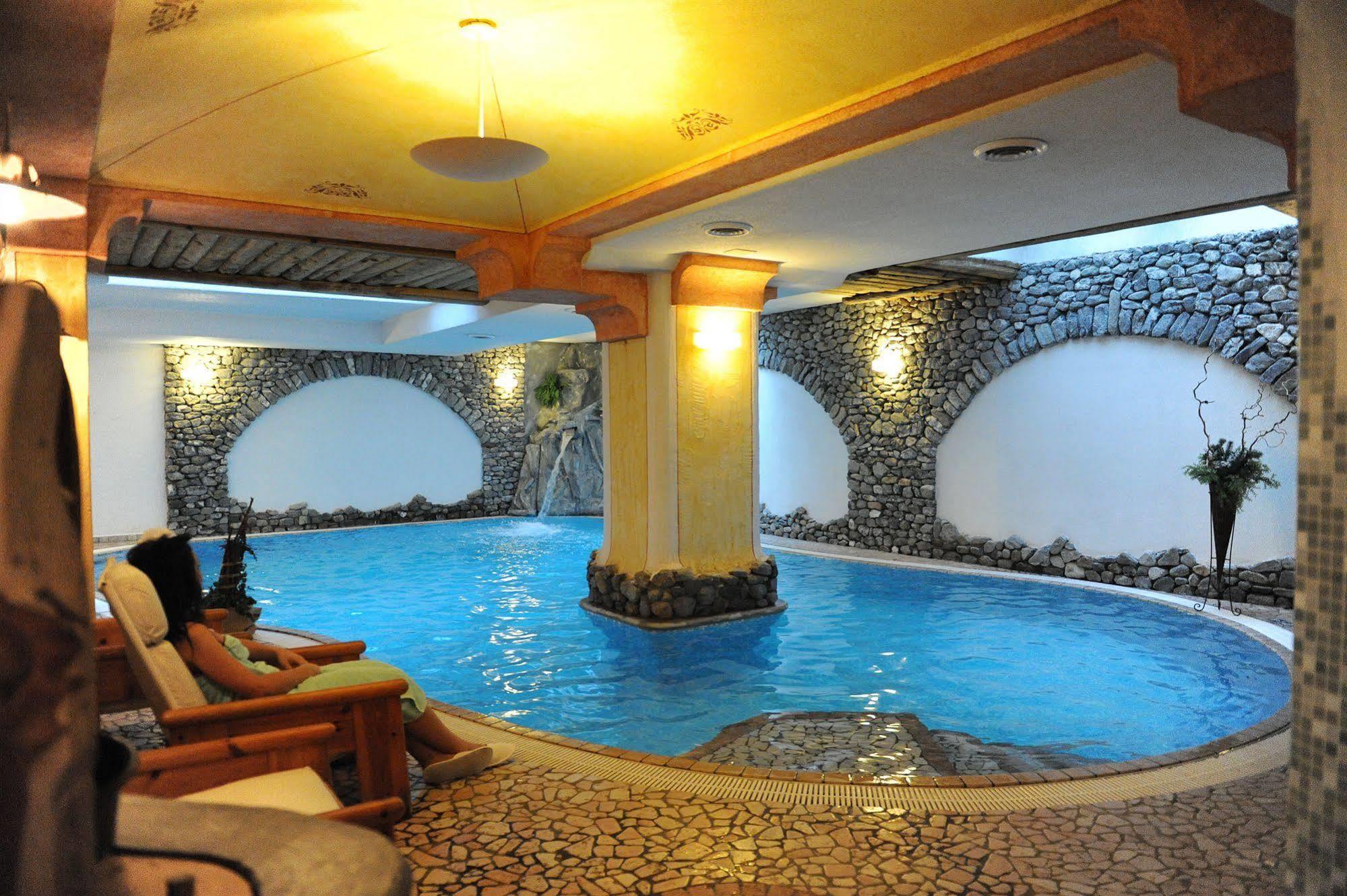 Hotel Helvetia Ливиньо Экстерьер фото
