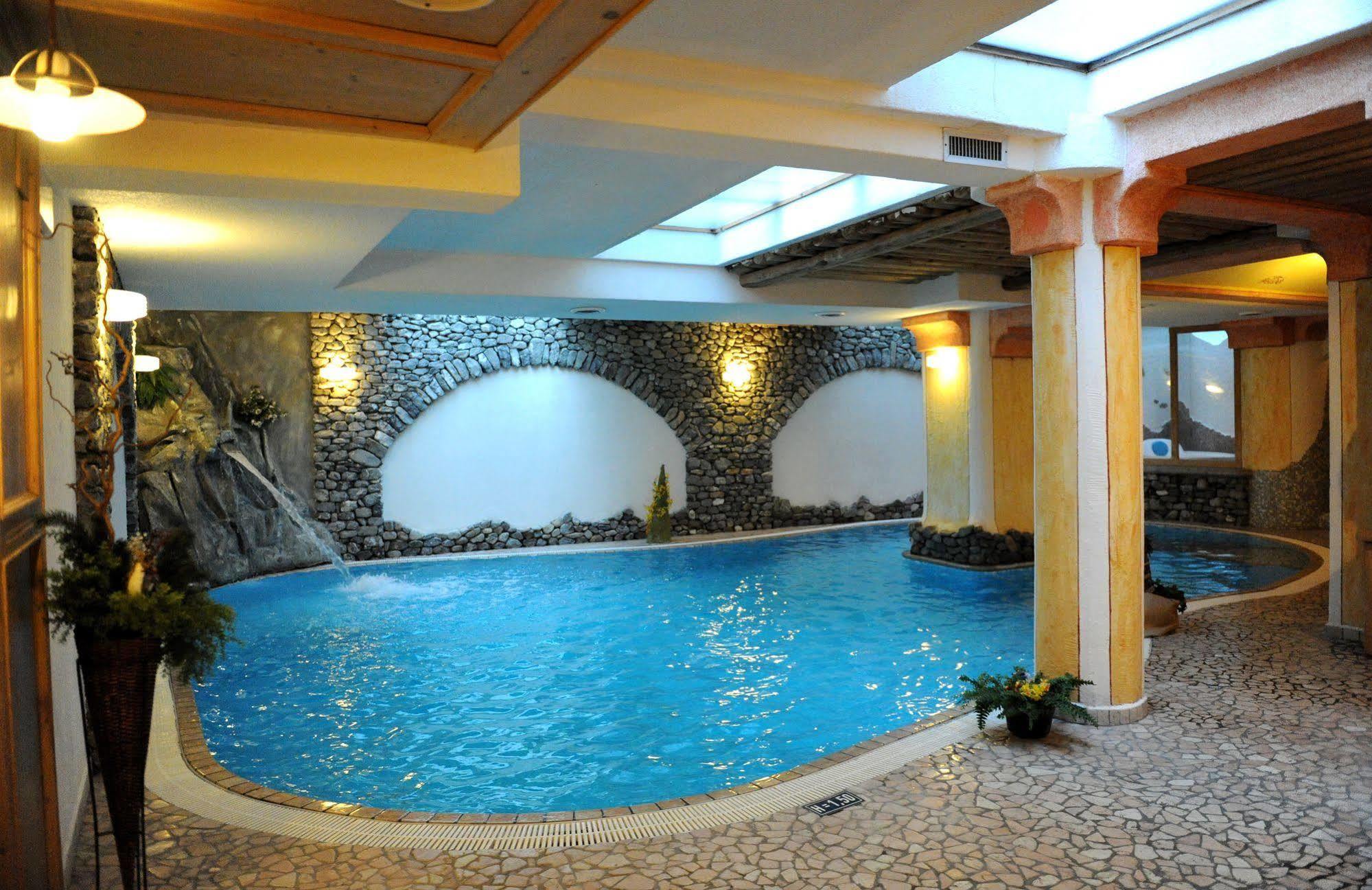 Hotel Helvetia Ливиньо Экстерьер фото